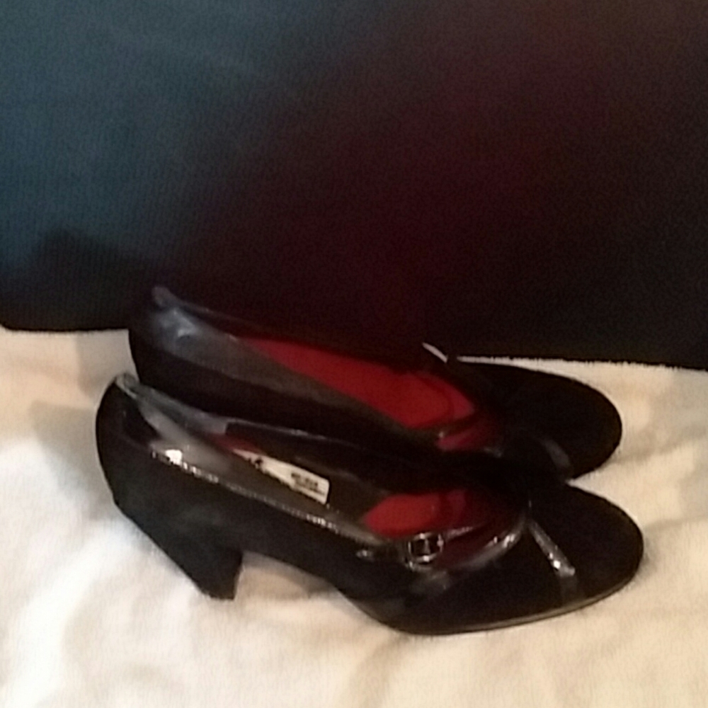 Shoes - Picture 2 of 2